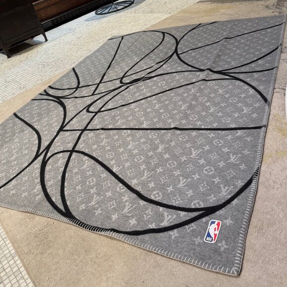Louis Vuitton x NBA Wool Cashmere Grey Black Basketball Court Blanket - Picture 8 of 11
